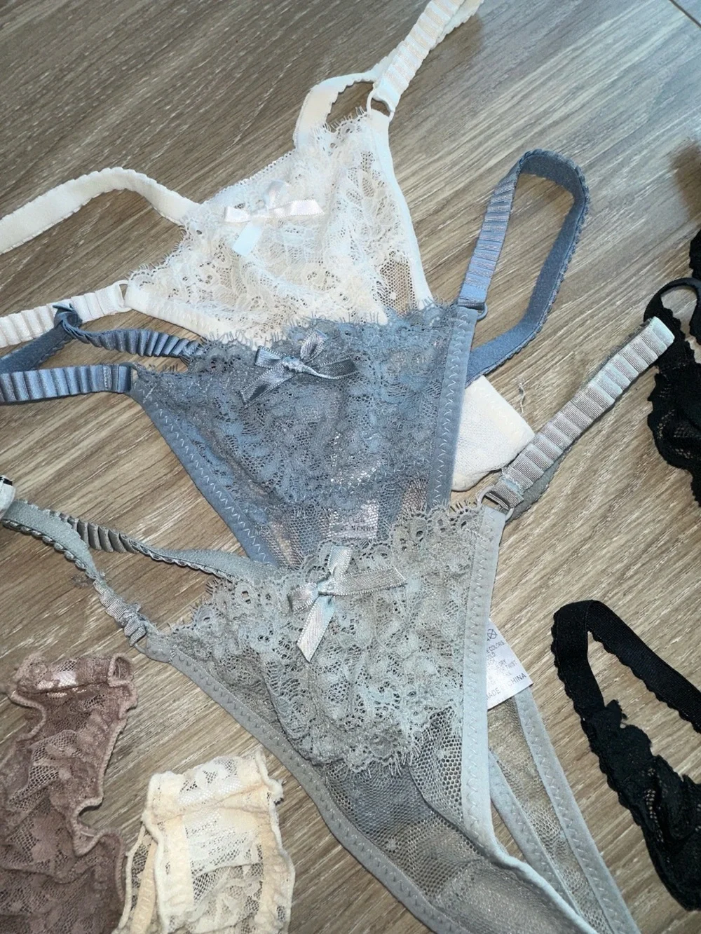 Thongs! - Picture 8 of 14